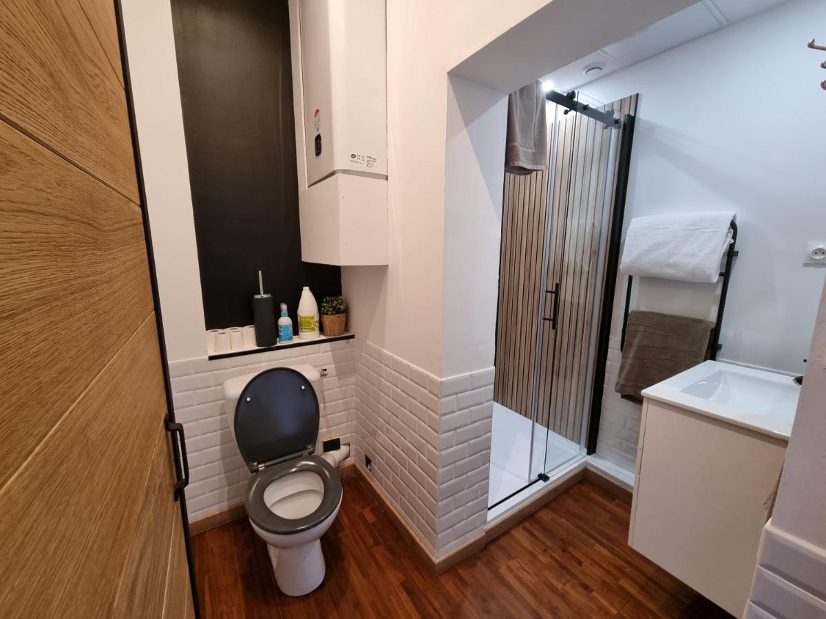 Comme Un Air De Chez Soi Apartment Calais Bagian luar foto