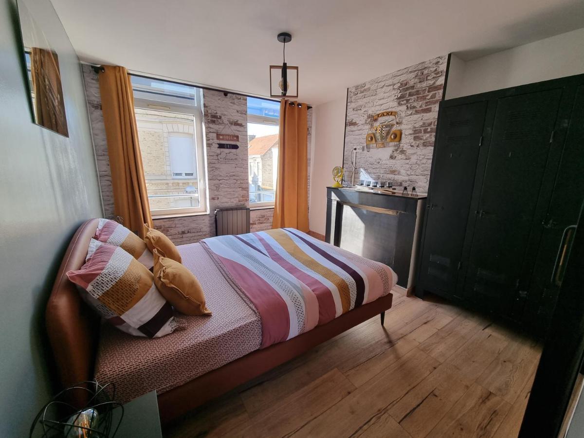 Comme Un Air De Chez Soi Apartment Calais Bagian luar foto