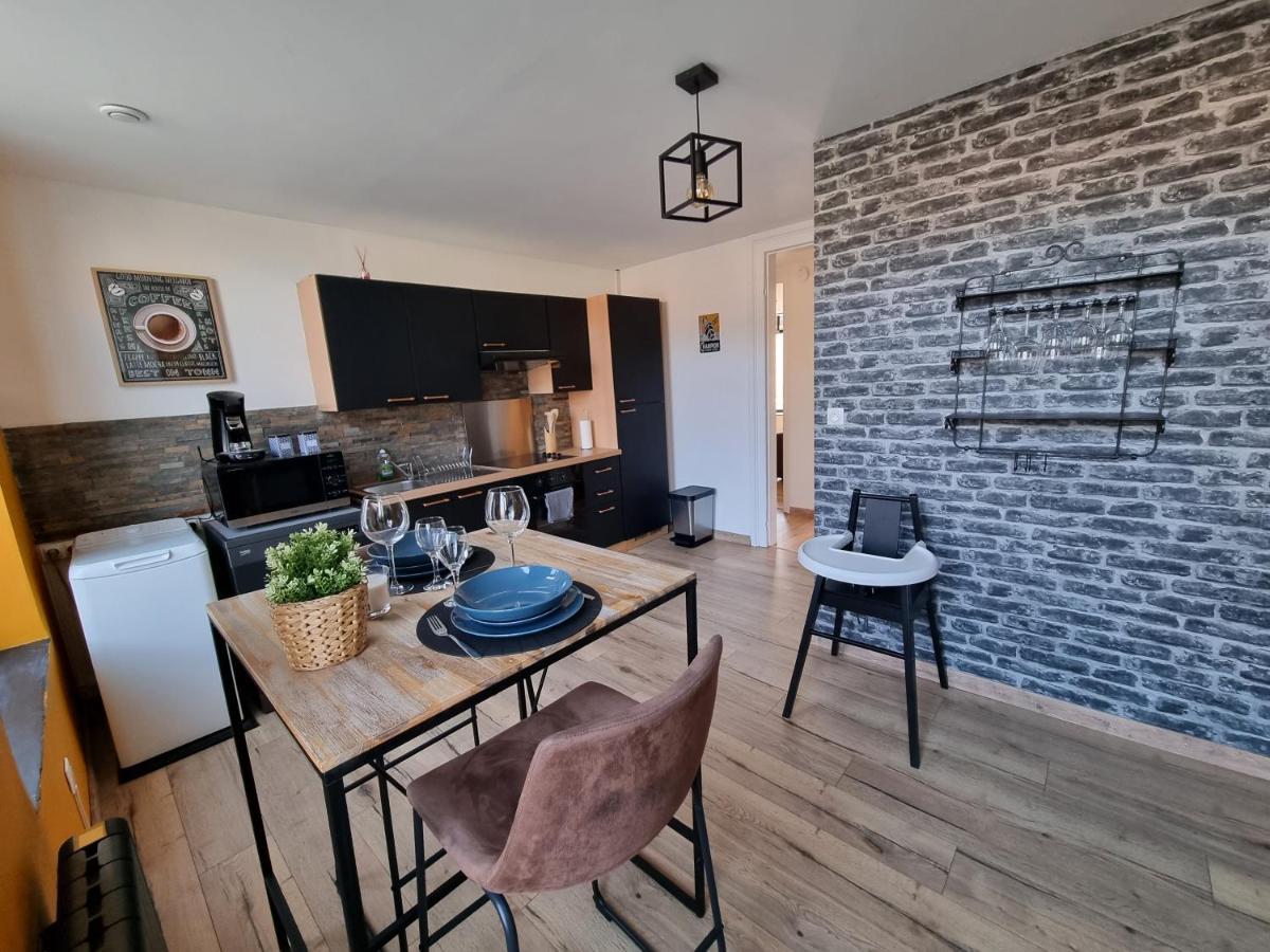 Comme Un Air De Chez Soi Apartment Calais Bagian luar foto